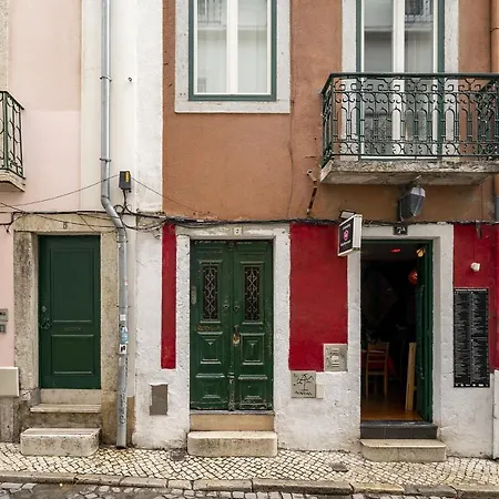Whome Bairro Alto 2-bed Location Fully Equipped Appartement *