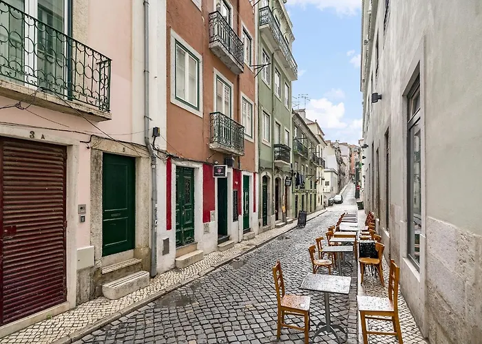 Whome Bairro Alto 2-bed Location Fully Equipped شقة *