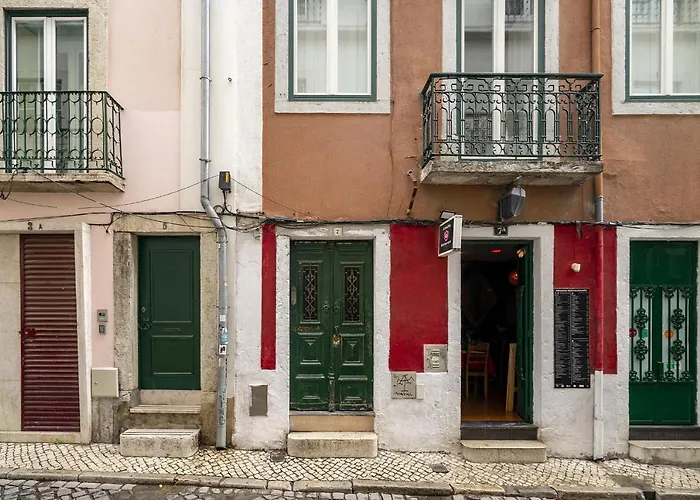 Whome Bairro Alto 2-bed Location Fully Equipped شقة *